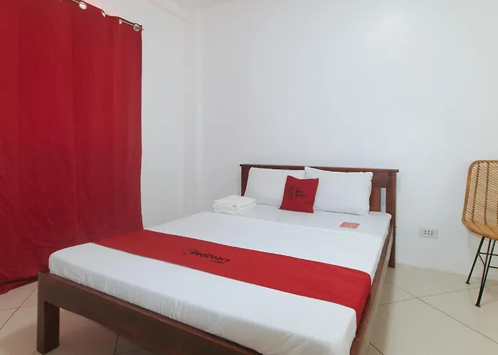 Hotell Reddoorz At Fat J Apartelle Mactan