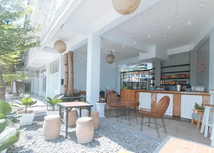 Hotell Reddoorz At Fat J Apartelle Mactan