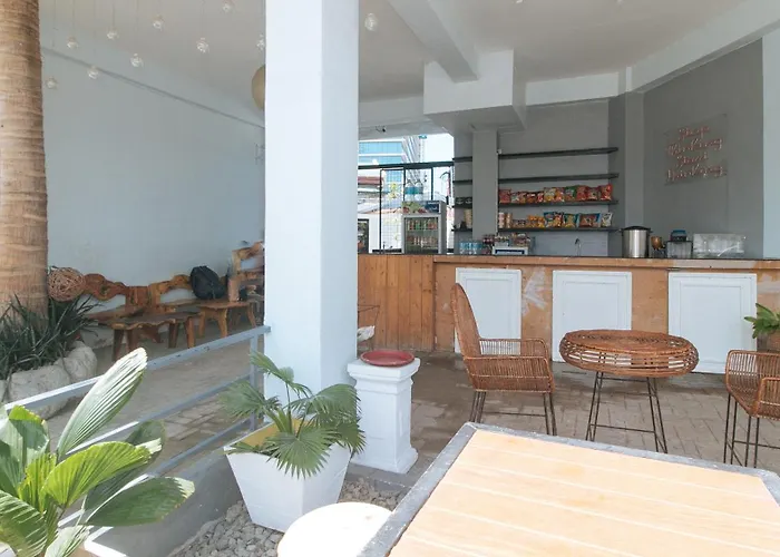 Hotell Reddoorz At Fat J Apartelle Mactan Cebu