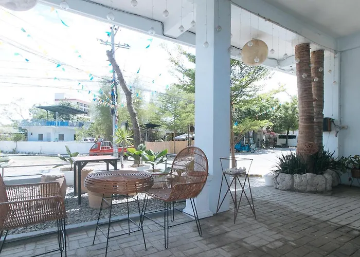 Reddoorz At Fat J Apartelle Mactan 3*