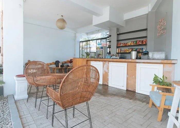 Hotell Reddoorz At Fat J Apartelle Mactan